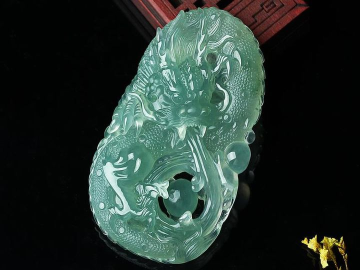 2022年翡翠市場(chǎng)前景如何？值得加盟嗎？